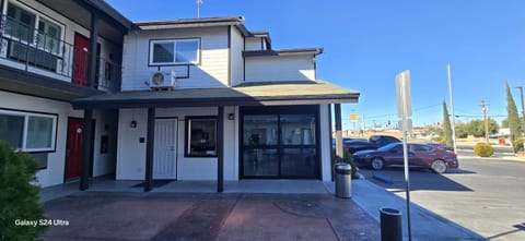 Hotel Avenida - Victorville, Hesperia, Apple Valley, I-15 Hotel in Victorville