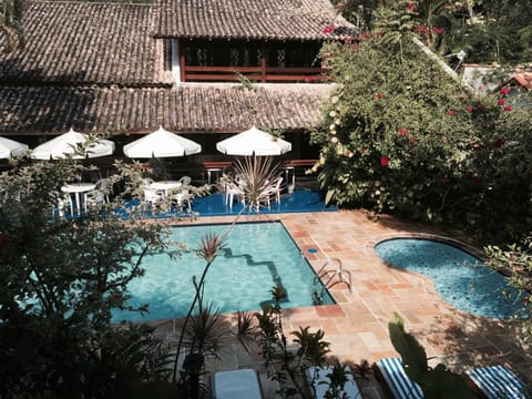 Day, Pool view