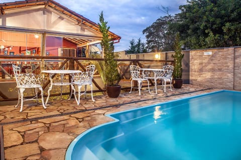 Property building, Decorative detail, Pool view, Swimming pool