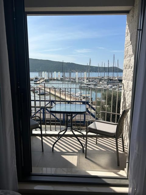 Azure Mare Apartment in Kotor Municipality