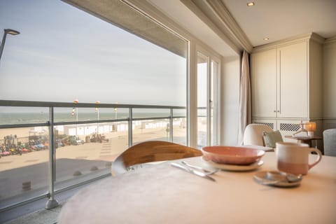 Appartement 1 op de zeedijk in Knokke van Logie marie Apartment in Knokke-Heist
