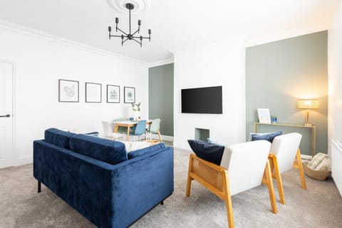 TV and multimedia, Living room, Photo of the whole room, Seating area