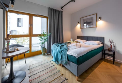 Bed, Photo of the whole room, Seating area, Bedroom