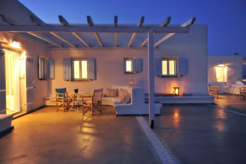 Patio, Night