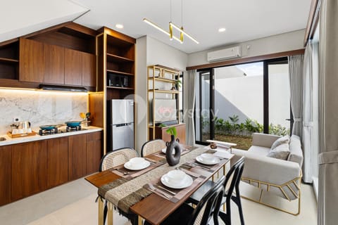 Kitchen or kitchenette, Living room, Dining area