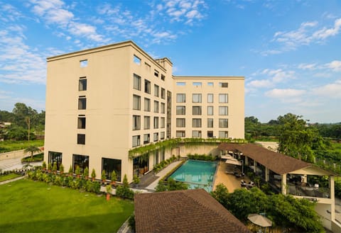Property building, Facade/entrance, Pool view