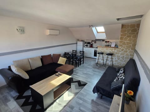 TV and multimedia, Kitchen or kitchenette, Dining area
