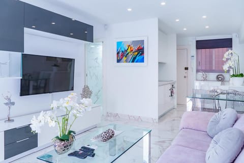 TV and multimedia, Living room, Dining area