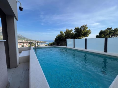 Patio, Day, Natural landscape, View (from property/room), Balcony/Terrace, Mountain view, Pool view, Swimming pool, Swimming pool, sunbed