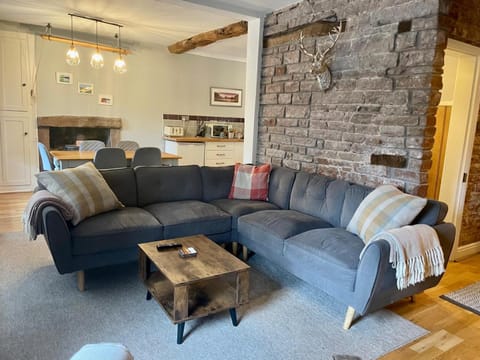 Charming 3 bedrooms Cottage in Tirril House in England