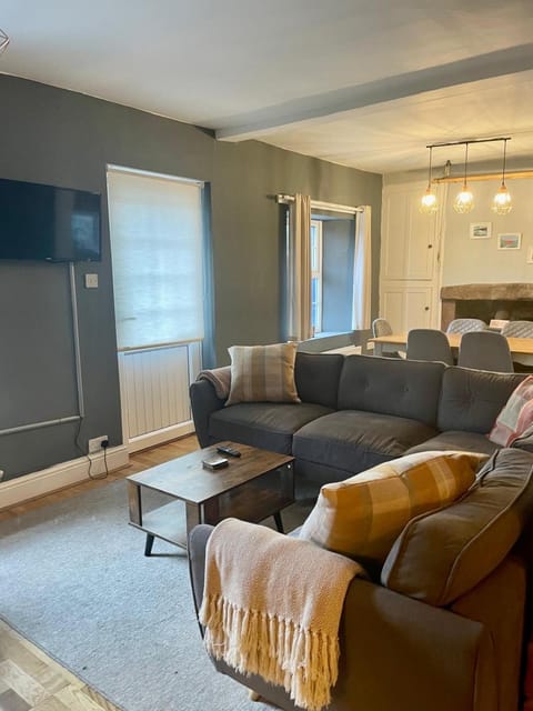 Charming 3 bedrooms Cottage in Tirril House in England