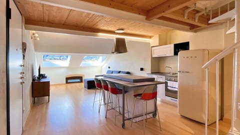Kitchen or kitchenette, Living room, Dining area, oven, stove