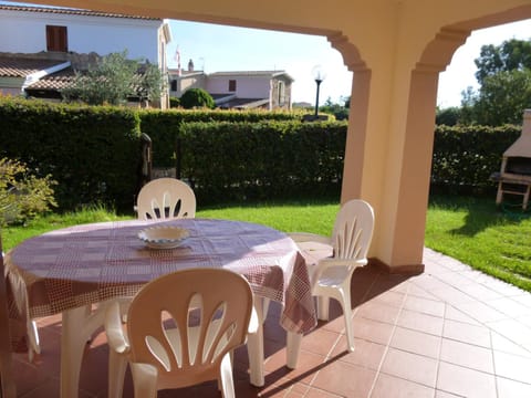 Facade/entrance, Garden, Garden view