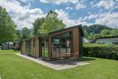 Property building, Patio, Day, Natural landscape, Garden view