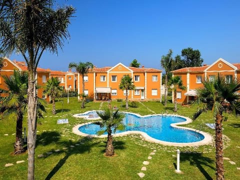 Property building, Garden, Garden view, Pool view, Swimming pool