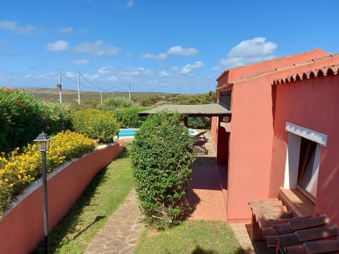 Property building, Garden, Swimming pool