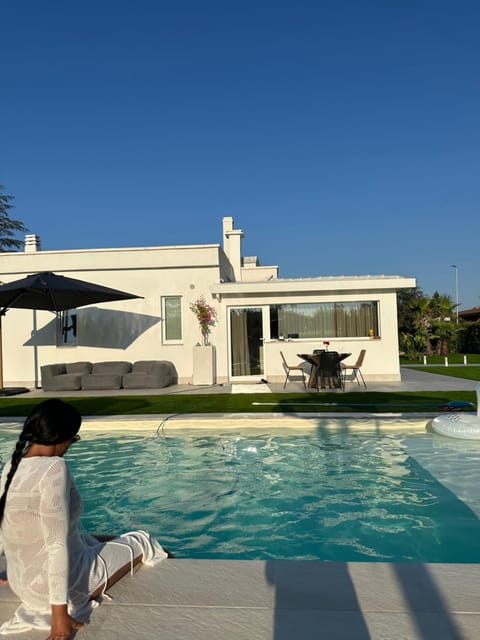 Swimming pool, Swimming pool