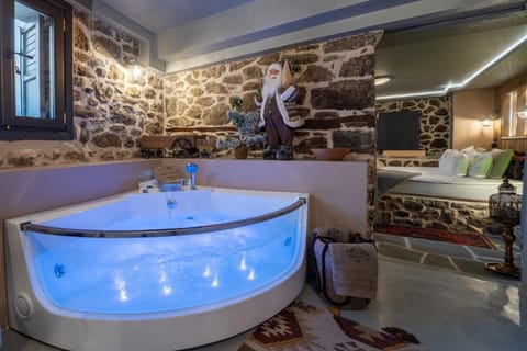 Hot Tub, Bath