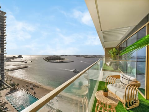 View (from property/room), Balcony/Terrace, Seating area, Sea view