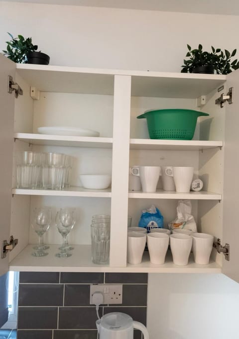 Mega Value Stay - 7 Beds, Keyless Entry, City 5 min walk BY PROPERTY PROMISE Apartment in Cardiff