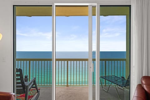 Day, View (from property/room), Balcony/Terrace, Seating area, Sea view