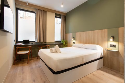 Bed, Photo of the whole room, Bedroom