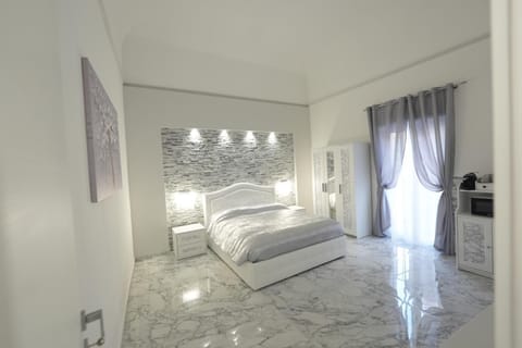 Bed, Kitchen or kitchenette, Photo of the whole room, Bedroom