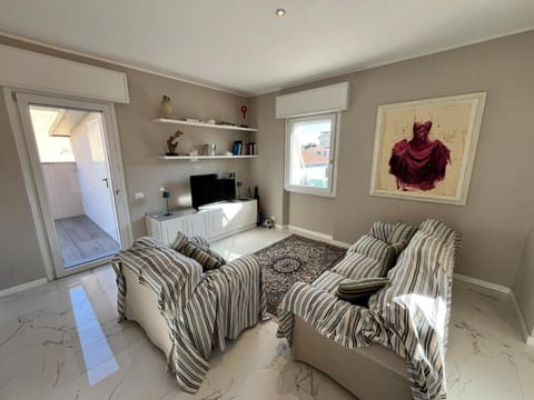 TV and multimedia, Seating area