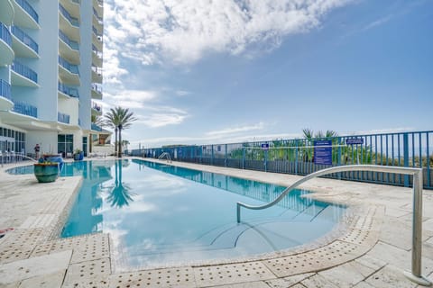 Property building, Day, Natural landscape, View (from property/room), Balcony/Terrace, Pool view, Swimming pool, Swimming pool, sunbed