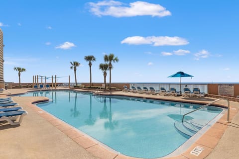 Day, Natural landscape, View (from property/room), Balcony/Terrace, Pool view, Sea view, Swimming pool, sunbed