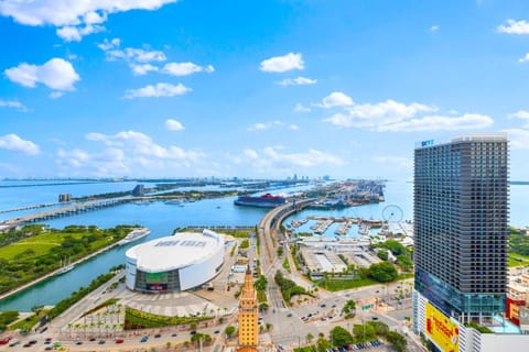 Balcony/Terrace, City view, River view, Sea view