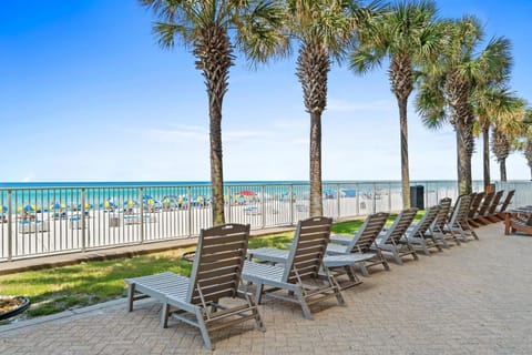 Patio, Day, Natural landscape, Beach, Sea view, sunbed