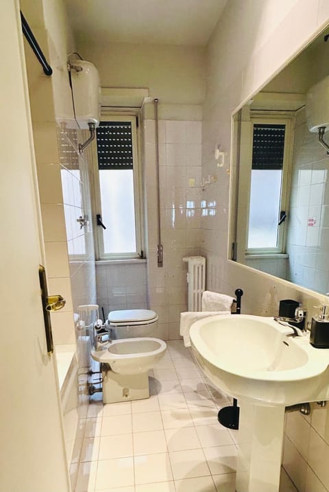 Shower, Toilet, Bathroom, bidet