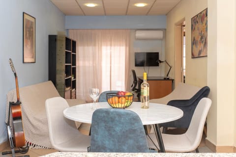 Living room, Dining area