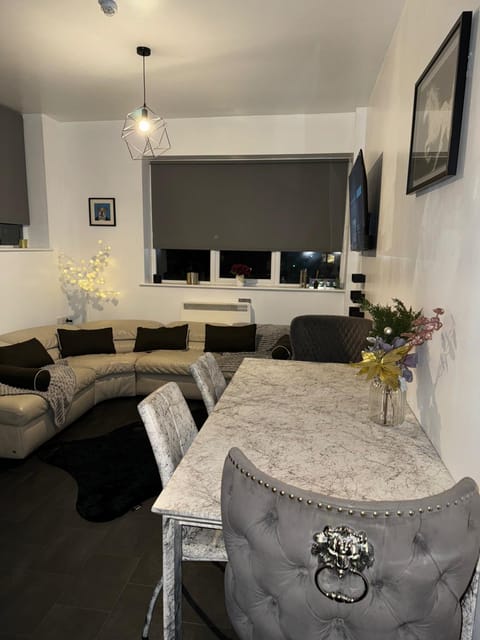 TV and multimedia, Living room, Dining area