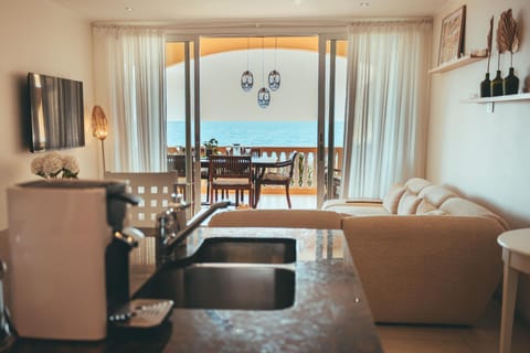 Kitchen or kitchenette, kitchen, kitchen