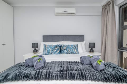 Bed, Bedroom, towels, air conditioner