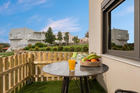 Patio, Garden, Balcony/Terrace