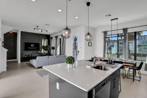 VD419VDM - Resort pool home close to Disne Apartment in Loughman