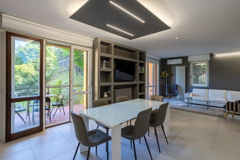 TV and multimedia, Living room, Dining area
