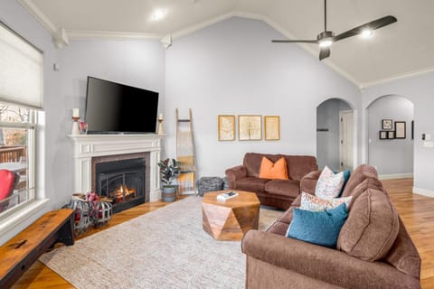 Lake Brittany Escape House in Bella Vista