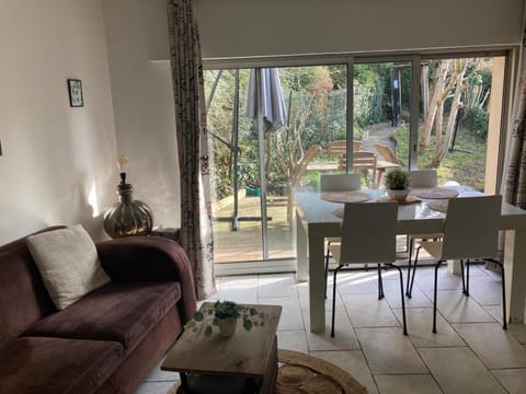 Maison avec vue sur Paris et la Tour Eiffel House in Saint-Maur-des-Fossés