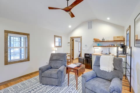 Walk to Appalachian Trail Mtn-View Cabin, Unit 1 Cabin in Hot Springs