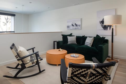 Day, Living room, Seating area, furniture