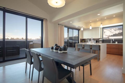 Town Hill Penthouse Apartment in Jackson