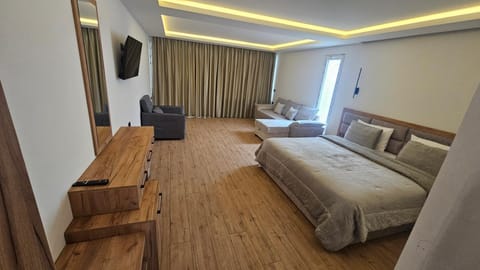 1 Private Bedroom Villa River View&Jacuzzi Villa in Montenegro