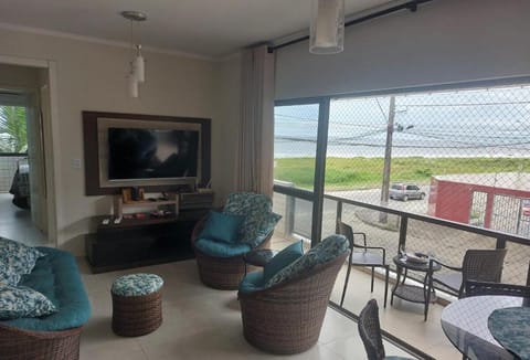 Patio, Day, Natural landscape, TV and multimedia, View (from property/room), Balcony/Terrace, Living room, Seating area, Evening entertainment