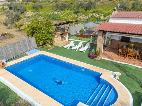 Property building, Patio, Garden, Pool view, Swimming pool, sunbed