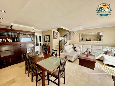 Living room, Seating area, Dining area