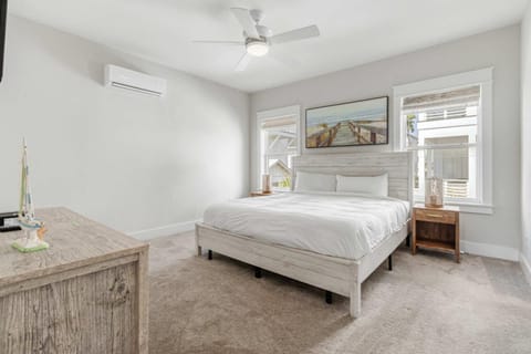 Modern Coastal Escape with Fire Pit & Pool Access House in Inlet Beach